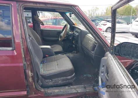 2000 Jeep Cherokee Sport z USA, uszkodzony, nr VIN 1J4FF48S2YL166255